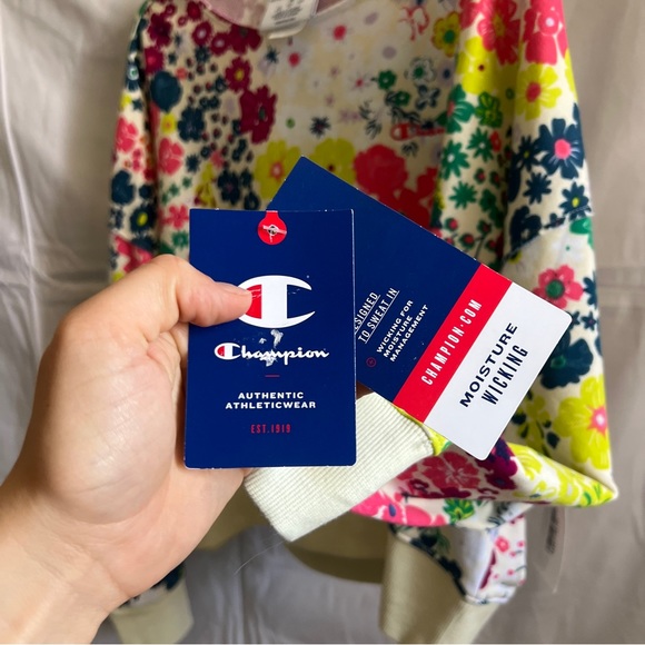 NWT CHAMPION CAMPUS FLORAL SWEATSHIRT - Picture 4 of 7